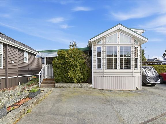 3rd image of 2118 Buttle Lake Way