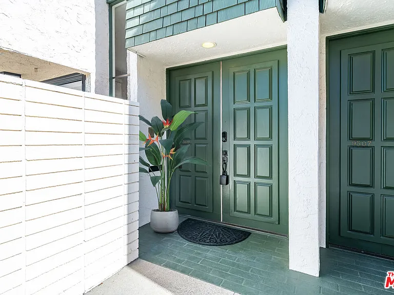 9509 W Olympic Blvd — Photo 47