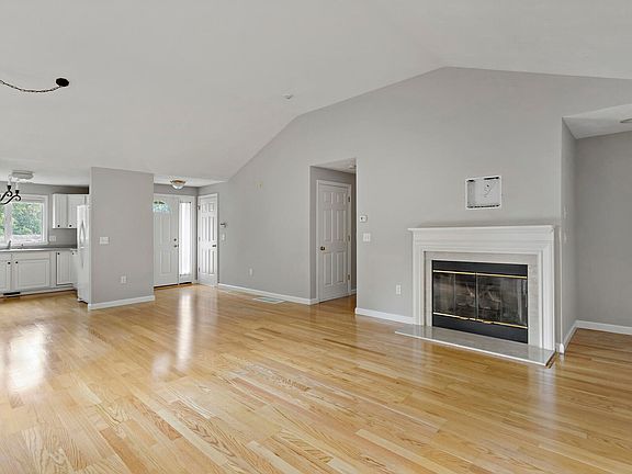 4th image of 115 Pine Hill Boulevard