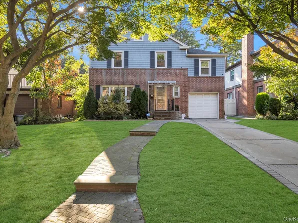 80-18 Springfield Blvd, Hollis Hills, NY 11427