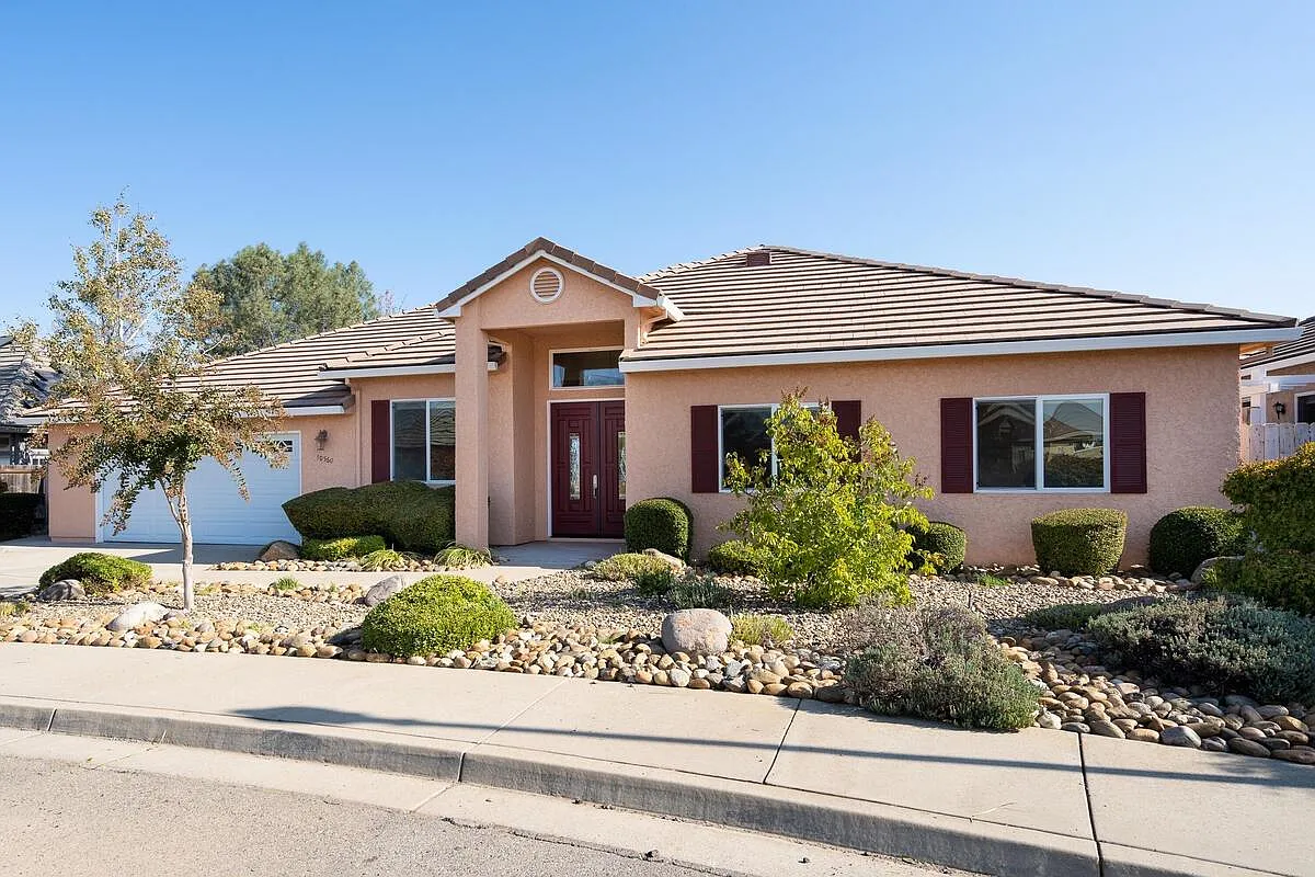 10560 Ridgecrest Dr photo 1