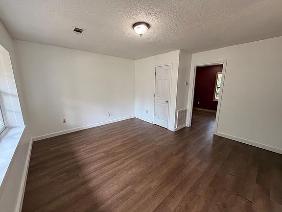 4th image of 3323 Wesley Chapel Rd