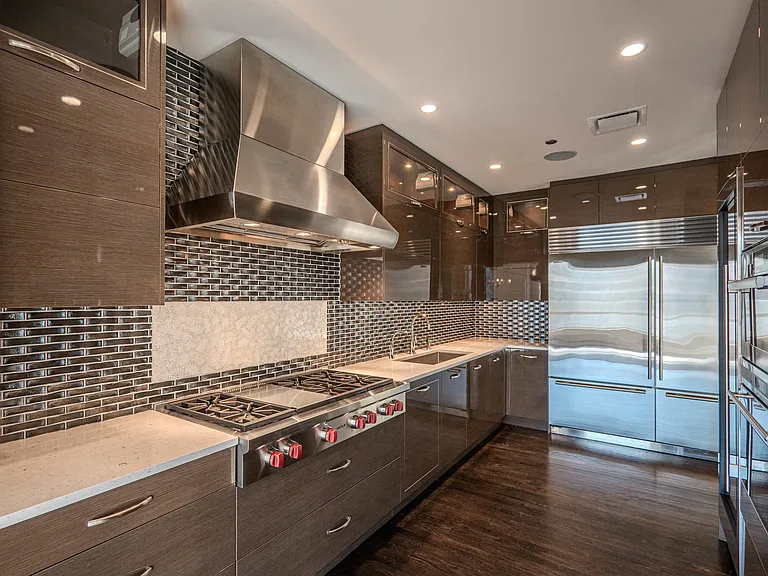 270 E Pearson St #701-801 — Photo 7