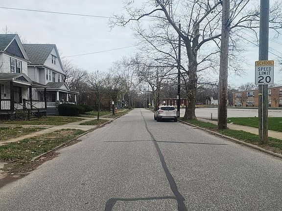 4th image of 10118 Olivet Ave