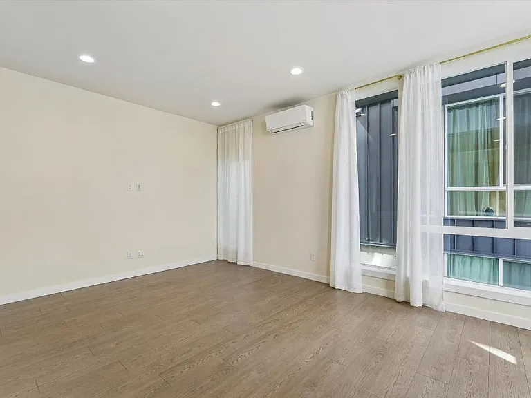 Living/Dining Area