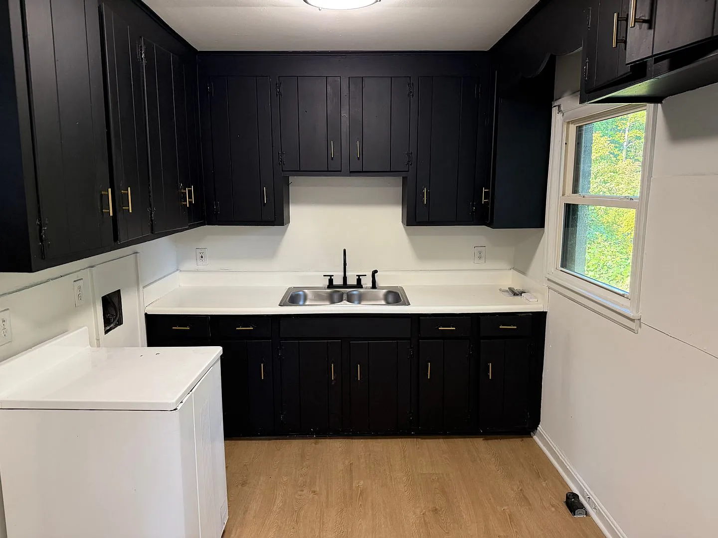 Cute 2 Bedroom Duplex in Enderly Park!! — Photo 4