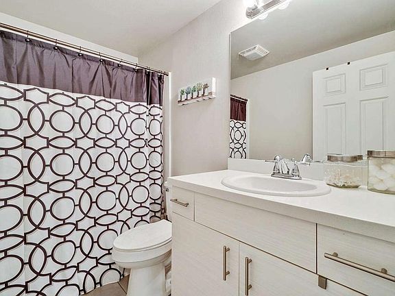 2nd image of 3036 1/2 Stoneybrook Ln