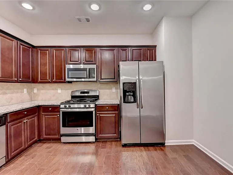 2152 Greencrest Cir — Photo 16