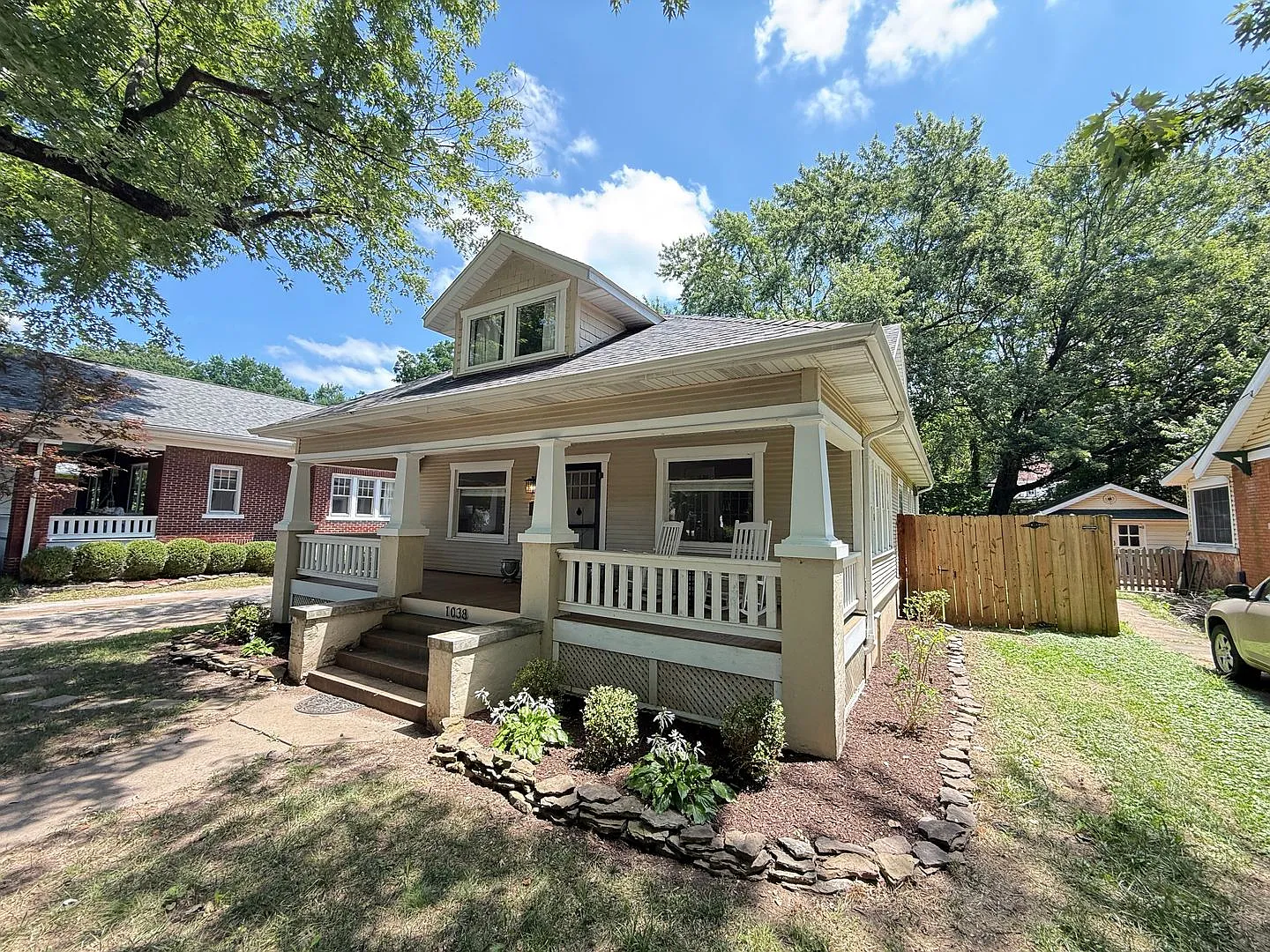 3 Bed 1 Bath in Rountree — Photo 2