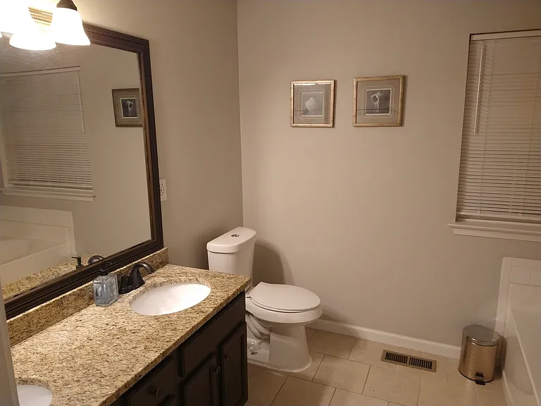 1935 Venesa Cir — Photo 16