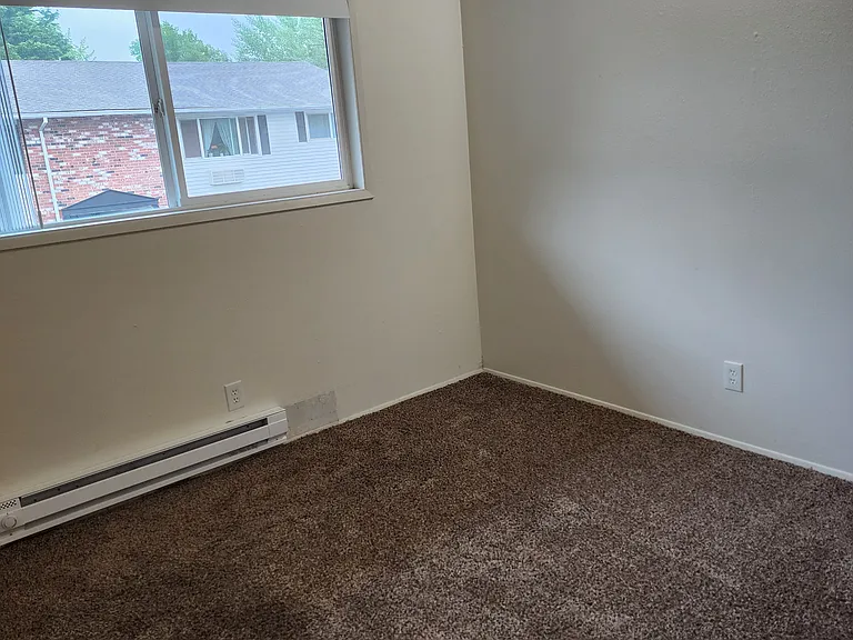 Kristin Apartments — Photo 20