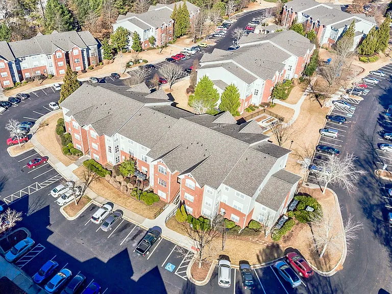 Riverstock Apartments — Photo 24