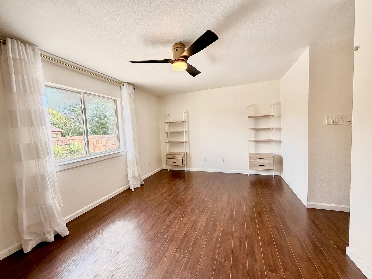 3 bed, 1508 sqft, $2,100 — Photo 3