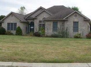 5605 W Sun Point Dr, Muncie, IN 47304