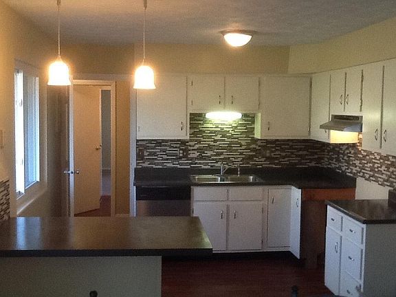 3rd image of 5147 Seville Dr