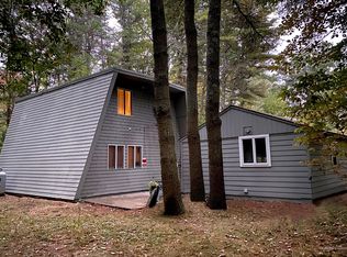 6 Eggemoggin Way, Harpswell, ME 04079