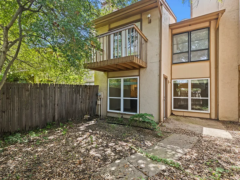 2015 Warnford Pl #2015 — Photo 29