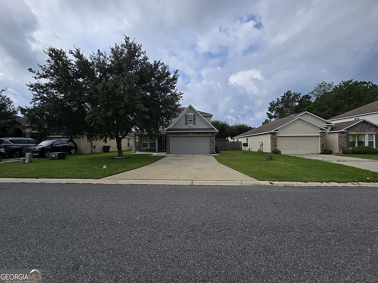 110 Pine Bluff Blvd W — Photo 2