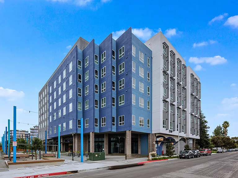 Mainline North Apartments - Santa Clara, CA — Photo 6