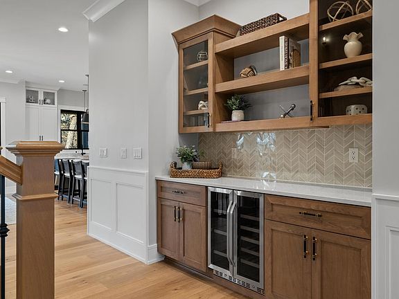 3rd image of N1931 Linn ROAD