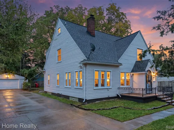21130 Seminole St, Southfield, MI 48033