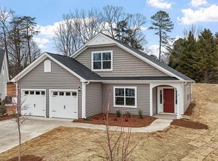 8 Bee Balm Ct, Youngsville, NC 27596