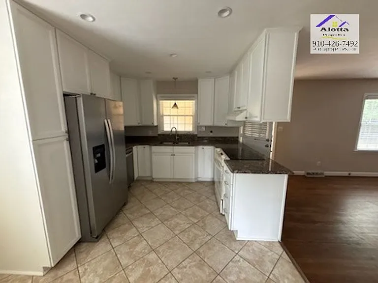 228 Whitney Dr — Photo 5
