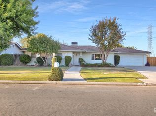 11908 Lone Oak Dr, Bakersfield, CA 93312