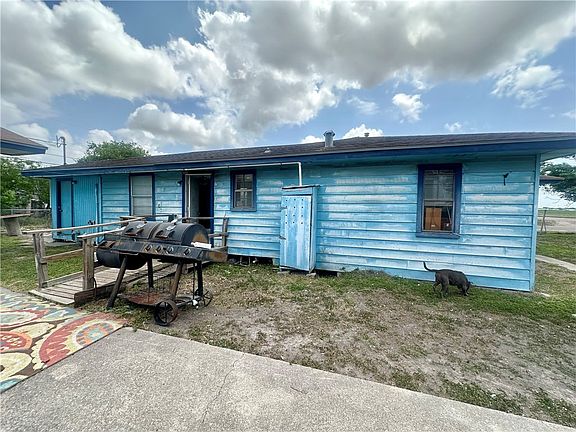 3rd image of 801 Ruben Chavez Rd