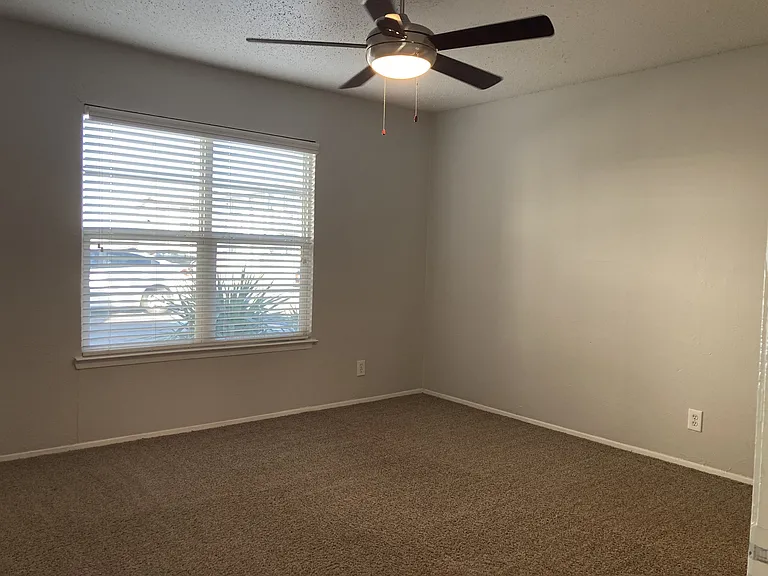 Summerwind Apartments — Photo 21