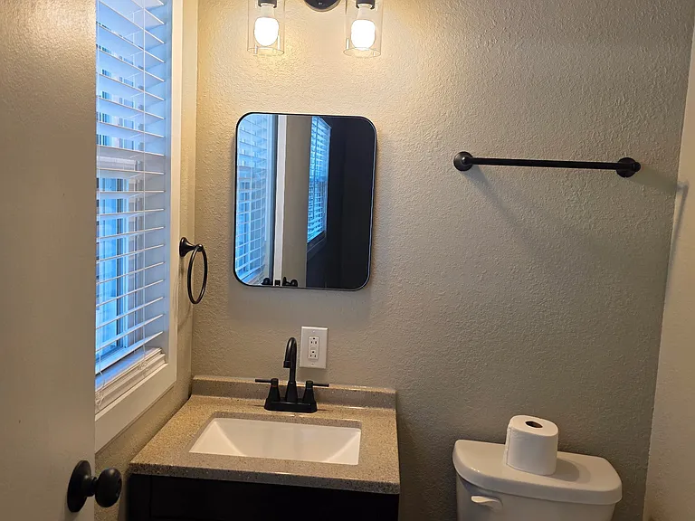 2228 Deerwood Rd — Photo 14