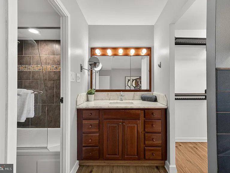 5300 Columbia Pike #701 — Photo 51
