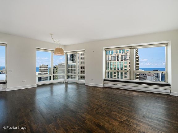 5th image of 57 E Delaware Pl APT 3503
