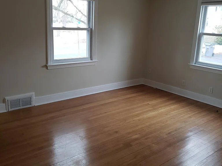 30 Coolidge St — Photo 9