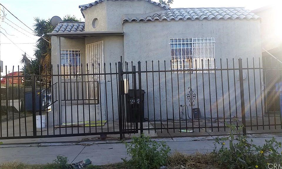 1st image of 1010 W 65th St