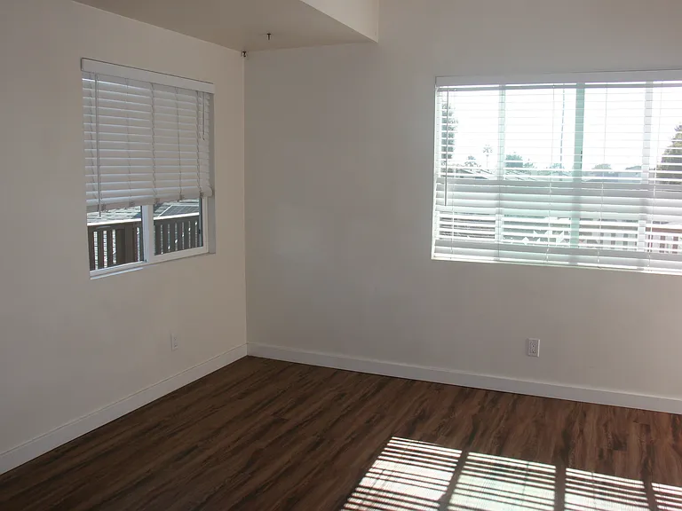 250 N 11th St #B — Photo 17