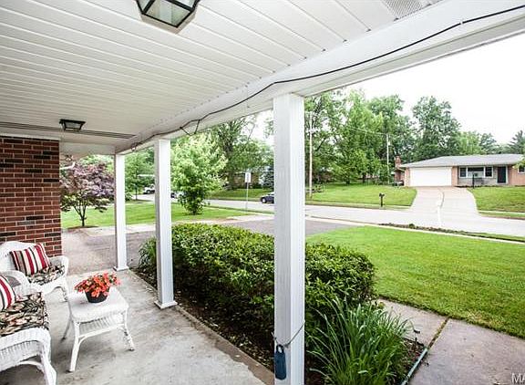 4th image of 9878 Amberley Dr