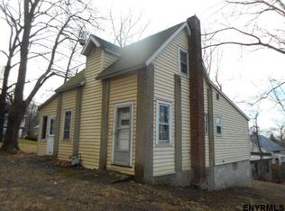 17 Brickyard Rd, Troy, NY 12182