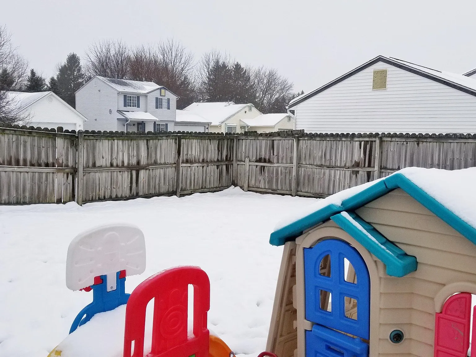 3 bed, 2.0 bath, 1390 sqft, $1,595 — Photo 3