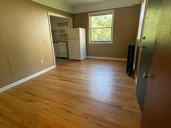 3rd image of 544 S 5th Ave APT 2
