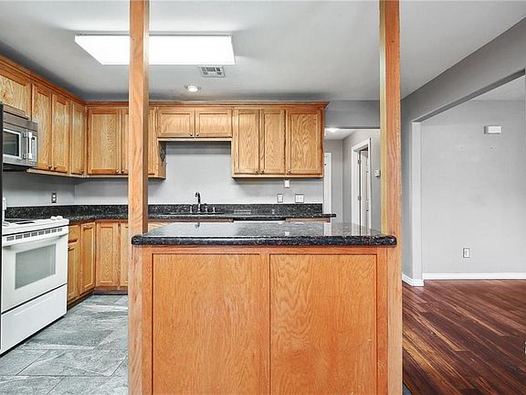4th image of 33 Melbourn Dr