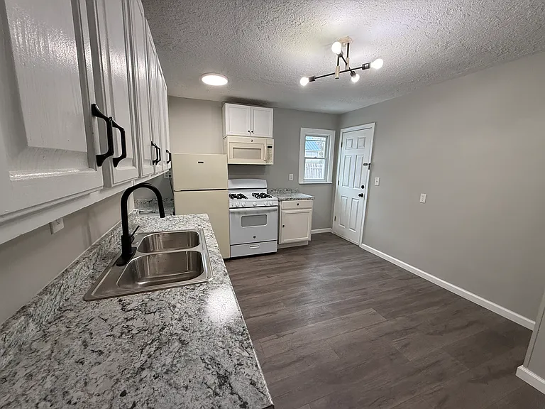 404 W State St #2 — Photo 4