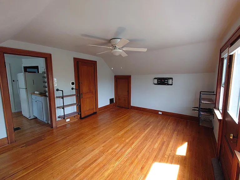 64U Parkwood Ave — Photo 5