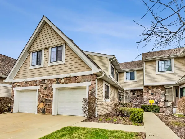 2545 Windsor Ln, Northbrook, IL 60062