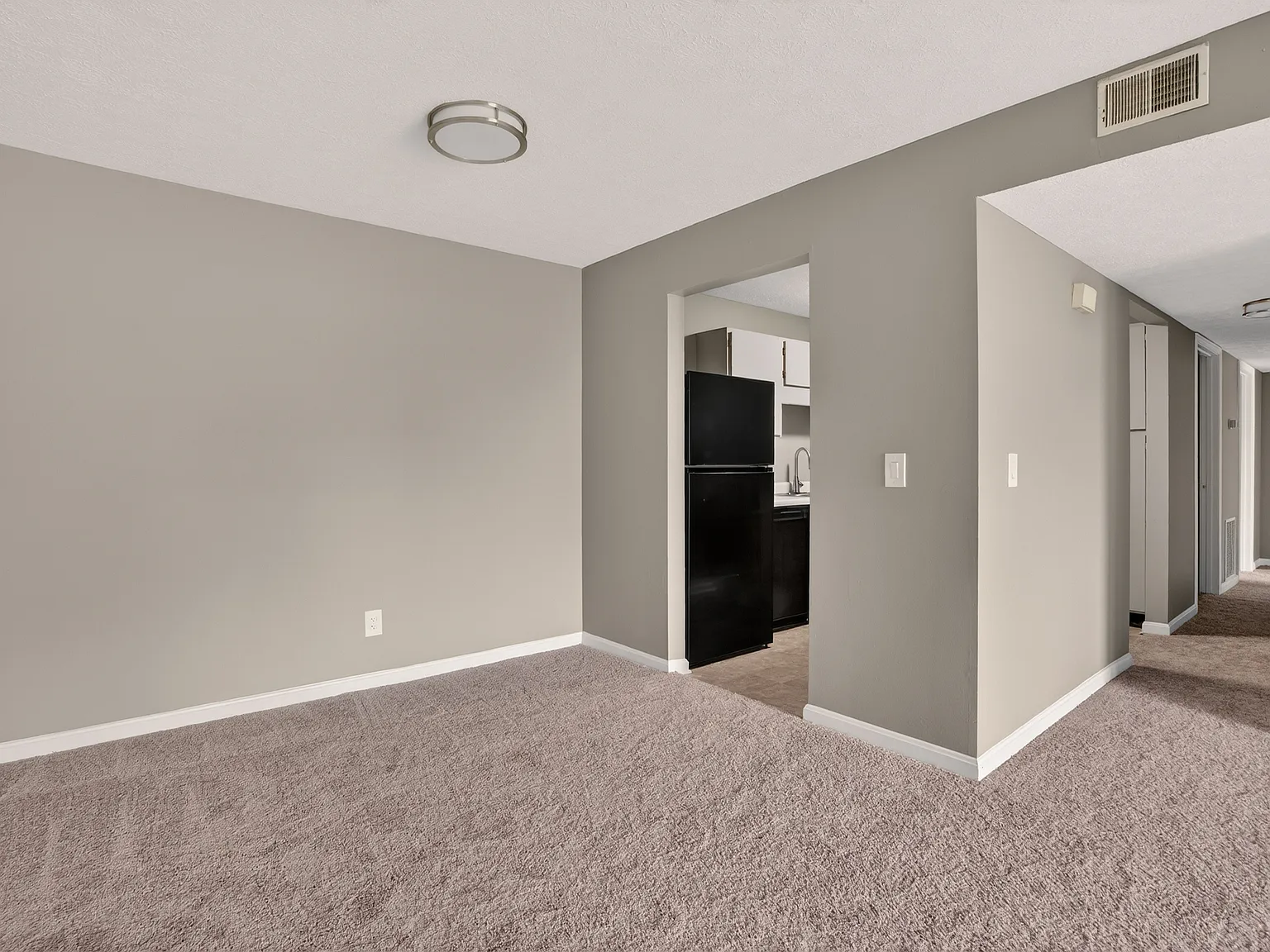 Ashby Apartments — Photo 1