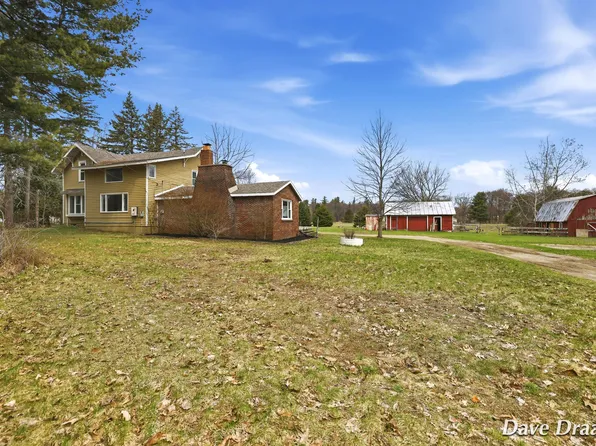 7869 Seventeen Mile Rd NE, Cedar Springs, MI 49319