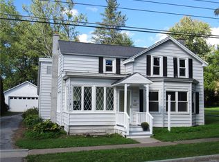 31 Burr St, Cazenovia, NY 13035