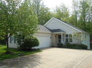 405 Woodside Dr, Northfield, OH 44067