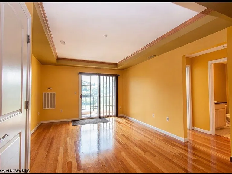 1117 University Ave #305 — Photo 2