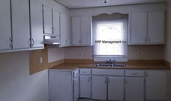 4th image of 930 N Highland St